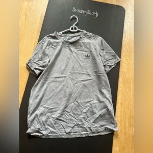 Adidas skateboard shirt - Large